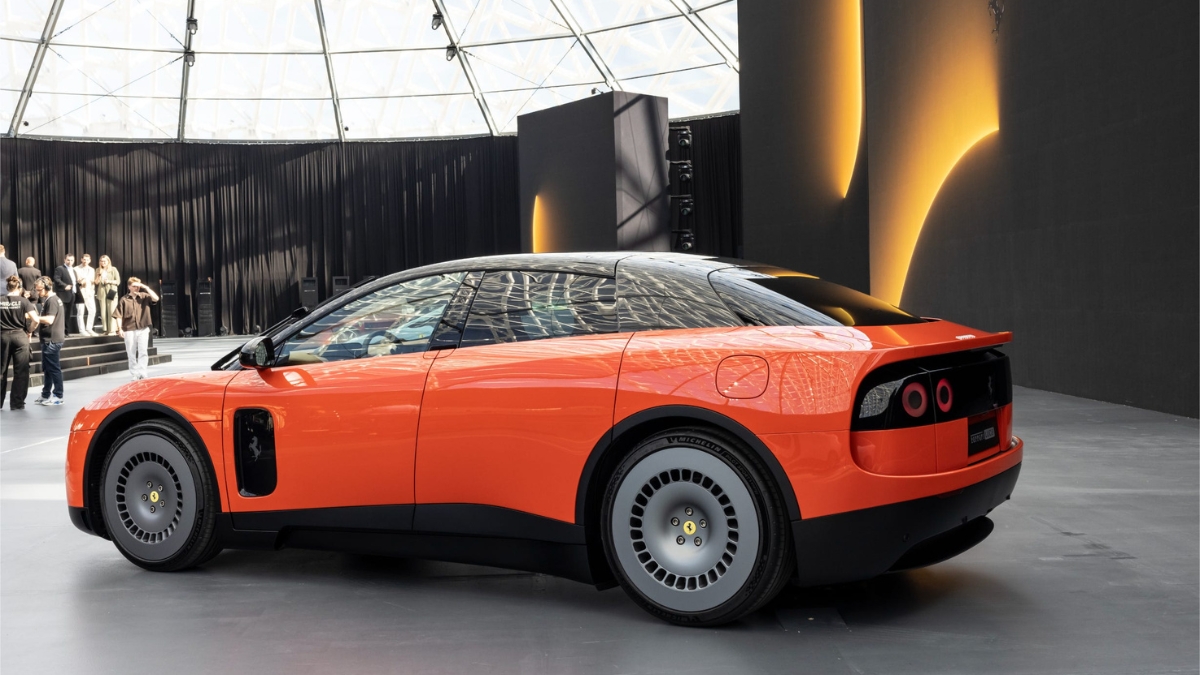 Ferrari Luce