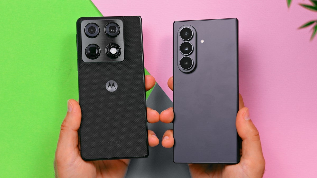 Samsung Galaxy Z Fold 8 Ultra vs Motorola Razr Fold