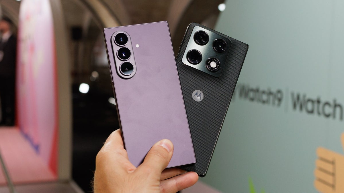 Samsung Galaxy Z Fold 8 Ultra vs Motorola Razr Fold